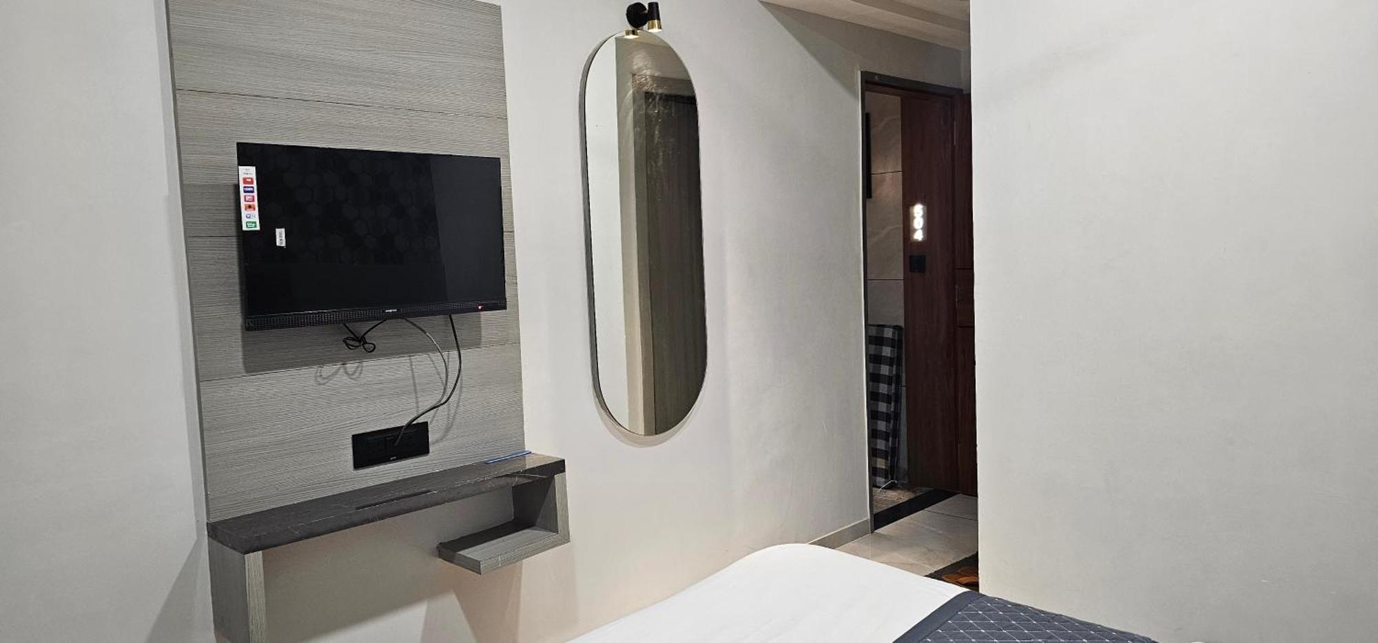 Hotel Allen أحمد أباد المظهر الخارجي الصورة